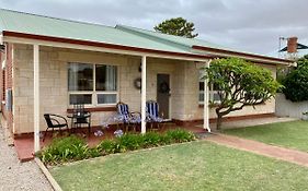 Tumby Bay Escape - 4Br - Beautiful Beach Cottage